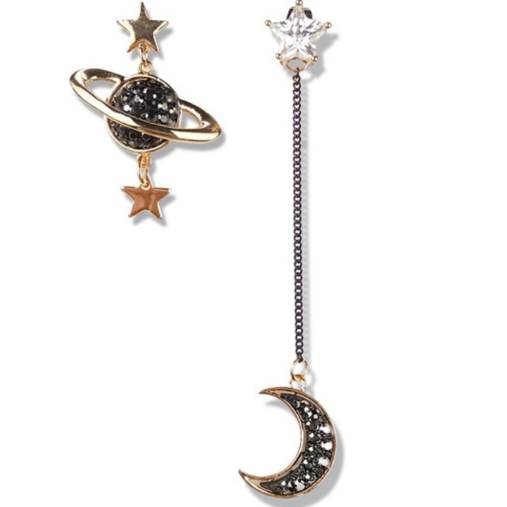 *Star love* Star and moon earring